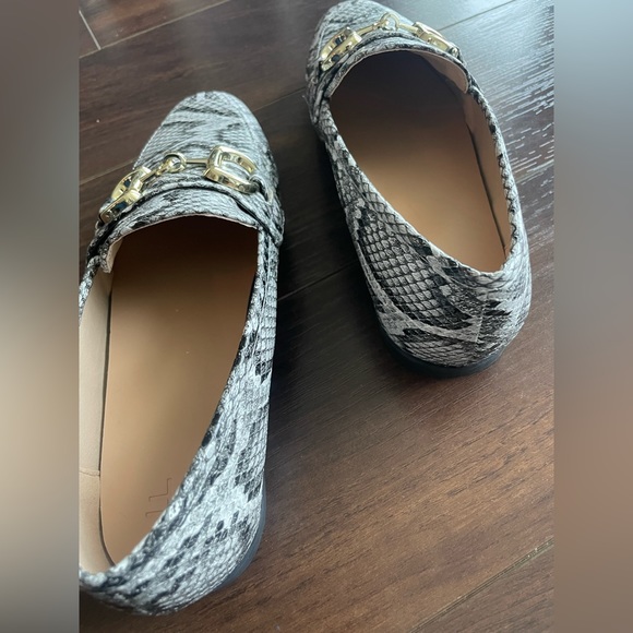 Black & White Slip On Loafer - Picture 14 of 14